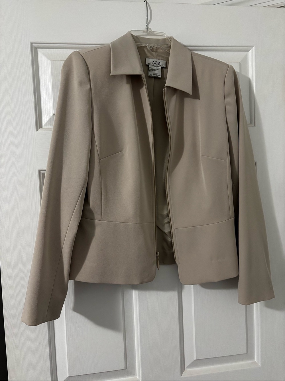 Byer California Neutral Cream-Taupe Zip Front Blazer Jacket